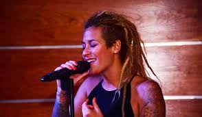 Hace rato que maría jimena quería lucir distinta y cortarse los dreadlocks que tenía en el cabello. 2018 Diferente Maria Jimena Pereyra Cambio Radicalmente Su Look