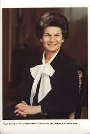 Имеет звание героя советского союза. 1982 Geroj Sovetskogo Soyuza Kosmonavt Tereshkova Valentina Vladimirovna Otkrytka V702 Sovetskij Soyuz Kosmonavt Vospominaniya