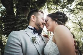 Serviceportal für die region nürnberg, brautpaare können kostenlos nach den passenden anbietern für ihre hochzeit suchen lassen. Hochzeitsfotograf In Regensburg Hochzeitsfotograf Nurnberg Wurzburg Regensburg Erlangen