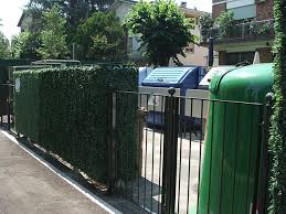L'arredo urbano necessita di lavori urgenti di riqualificazione. Progettazione Arredo Urbano Assoplast