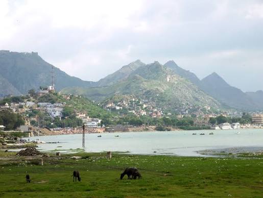 The Scenic Ana Sagar Lake of Ajmer