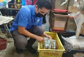 Berkenaan pelaksanaan harga minyak secara mingguan. Bekalan Minyak Masak Paket Kurang