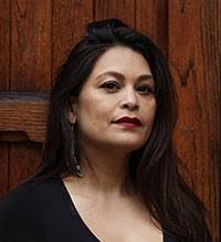 Kari Sutherland's Instagram, Twitter & Facebook