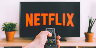 Liz lemon (tina fey), head writer of the sketch comedy show tgs with tracy jordan, must deal with an arrogant new boss and a crazy new star, all while trying to run a successful television show without losing her mind. 15 Of The Best Tv Series For Learning English Best English Shows