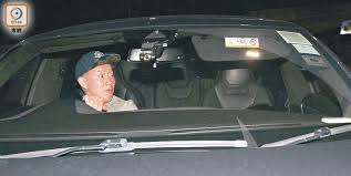 Chapman to #杜汶澤 is urging you to join our 2nd ubc cantonese singing contest. æœæ±¶æ¾¤å¸¶å¥³ç•ªå±‹ä¼æ–·æ­£ Lihkg è¨Žè«–å€