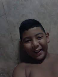 Hola, gente de chamelecon el niño de la foto se llama Luis Fernando Baide  Desde las 3pm se fue para el río con sus amigos se metieron a bañar y no lo