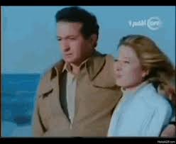 يرزقان بابنتهما مي إلا أن والدها لايزال. Ø­Ø¨ ÙˆØºØ±Ø§Ù… Ø²Ø¹Ù„Ø§Ù† Ø­Ø²Ù† Ø­Ø¨ÙŠØ¨ÙŠ Ø¯Ø§Ø¦Ù…Ø§ Ù†ÙˆØ± Ø§Ù„Ø´Ø±ÙŠÙ Ø¨ÙˆØ³ÙŠ Ø¨Ø­Ø± Gif My Love Forever Movie Love And Passion Sadness Discover Share Gifs