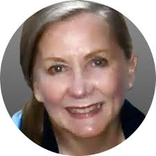 Lynn Bowen's Instagram, Twitter & Facebook