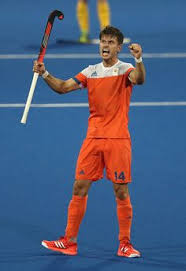 De hockeysters zijn al om 12.00 uur aan de beurt en de baanwielrenners vanaf 16.10 uur in de middag. 43 Hockey Mannen Ideas Field Hockey Hockey Hockey Quotes