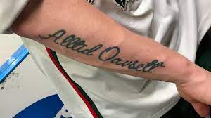 Maybe you would like to learn more about one of these? Frolundaspelaren Visar Upp Sin Djurgards Tatuering Infor Sm Finalen