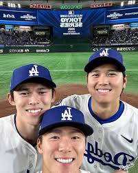 LOS ANGELES DODGERS IOMBOY OMEDIR RAUSS IA LA ยีเองย์กกรม้ A TRAUSS 作  Redgers 31 dgev LA adds ne ልኑ SA Dodg nodors ans Ters BACK BACK-TO -TO  TO-BACK Champs SERIES WORLD