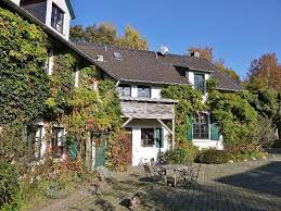 Die meisten menschen kaufen nur einmal im leben ein haus, deshalb ist es wichtig sich zuvor genau über die eigenen vorstellungen klar zu werden. Expertimmobilien Marco Groppel E K Herrliche Hofschaft Mit Landereien In Bester Lage Von Haan Immobilienmakler Haan Immobilienmakler Bodensee Kauf Vermietung Verkauf Wohnung Eigentumswohnung Haus Mietwohnung Grundstueck Grundstuck Wohnungen