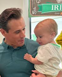 Just a dad and his tiny humans ❤️ Happy Father's Day to all the dads out  there, especially to you @bradyquinn