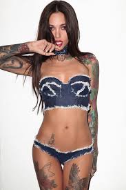 She started dating gaz in 2013. Reintroduce Rebecca Fox Album On Imgur