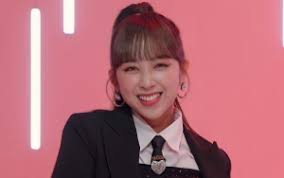 She has accumulated over 80,000 followers on her dita.karang instagram account. Pkrg7lwn2lxem