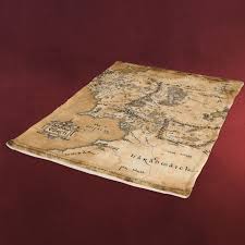 Auf einer der ersten zusammenkünfte begegneten sich arneson und gygax und bemerkten übereinstimmende interessen. Herr Der Ringe Mittelerde Karte Flauschdecke Mit Teddyfell Elbenwald