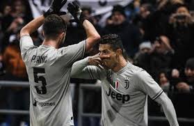 Gol perdana ronaldo untuk juventus! Kombinasi Selebrasi Milik Ronaldo Dan Dybala Mask Di Laga Juventus Vs Frosinone Okezone Bola