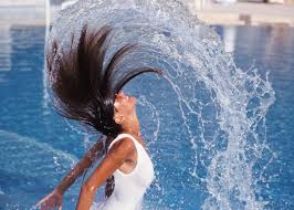 And no, this beauty trend doesn't require you stepping foot outside with a sopping wet head of hair. Wet Hair Air Drying Guide For Women With Long Hair