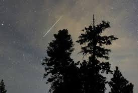 Lluvia de estrellas loc nom f locución nominal femenina: La Madrugada De Este Miercoles Llegara La Lluvia De Estrellas Mas Vistosa Del Ano 11ago El Impulso