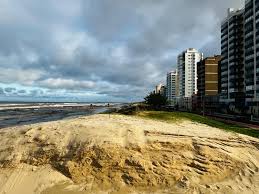 Domingo de tempo nublado no litoral Norte