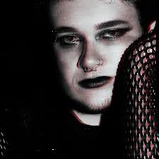 tyler presley🌙 (@tylerpresleyself) • Instagram photos and videos