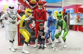 파워레인저 애니멀포스>는 '슈퍼 전대 시리즈' 40번째 작품으로, 인간과 동물의 특성을 지닌 쥬먼과 각 또한 이번 <파워레인저 애니멀포스>는 시리즈 처음으로 '레드, 블루, 옐로우, 그린, 화이트'가 팀을. íŒŒì›Œë ˆì¸ì € ì• ë‹ˆë©€í¬ìŠ¤ì™€ í•¨ê»˜ ì—°í•©ë‰´ìŠ¤