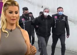 Mini etek giymiş kızla benim. Songul Karli Dan Eski Esinin Gozaltina Alinmasi Sonrasi Ilk Aciklama