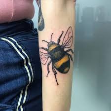 Aug 25, 2020 · one year after the manchester bombing at her concert which claimed 22 lives, ariana got a bumble bee tattoo to honor the victims. 80 Best Bee Tattoo Designs You Ll Fall In Love With Saved Tattoo