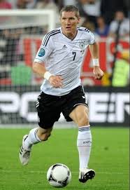 Leading to its release, we will be revealing a number of lists pertaining to the best players in the game. Top 10 Fifa 15 Player Ratings Fifa 15 Best Players Schweinsteiger Bastian Schweinsteiger Bastian