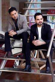 Ouça mais de 1 milhão de músicas de mais de 125 mil artistas independentes. Zeze Di Camargo Luciano Music Videos Stats And Photos Last Fm