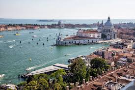Below, we will break down the best places for where to stay in venice by sestieri, price, and feel of the neighborhood. Where To Stay In Venice Best Hotels And Neighborhoods For Your Budget Earth Trekkers