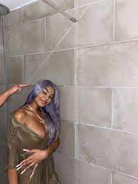 Toutes les nudes de Iambillies seins nue (photos nue leak)