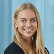 WOMEN IN BUSINESS SCHOLARSHIP