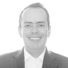 Las pirámides no tendrían éxito con más educación financiera”, presidente  Acciones & Valores