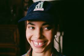 The 'Turtleneck' Bob Is Made For The Holiday Szn