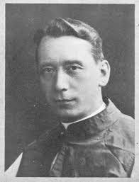 Patrick Featherstone's Instagram, Twitter & Facebook