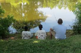 A Family Fishing At Mason Neck State Park In Virginia Science And Nature State Parks Fun Activities