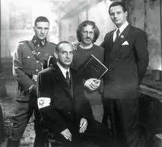 All executions by pistol are done with lugers. Ø®Ø§Ù„ÙŠ Ù…Ù† Ø§Ù„Ø¹ÙŠÙˆØ¨ ÙˆØ§Ù„Ø§Ù†ØªÙ‚Ø§Ø¯Ø§Øª ØªØ­ÙØ© Ø³Ø¨ÙŠÙ„Ø¨Ø±Ø¬ Ø§Ù„Ø§Ø³Ø·ÙˆØ±ÙŠØ© Schindler S List Ø§Ù„ÙÙŠÙ„Ù… Ø§Ù„Ø°ÙŠ ÙŠØ³ØªØ·ÙŠØ¹ ØªØºÙŠØ± Ø§ÙÙƒØ§ Ø§Ù„ÙƒØ§ØªØ¨ Tyler Durden Ø±Ø¨Ù…Ø§ Ù‡ÙŠ Ù‚Ù„ÙŠÙ„Ø© Ø¬Ø¯Ø§ Ø§Ù„Ø§ÙÙ„Ø§Ù… Ø§Ù„ØªÙŠ Ù…Ù† Ø§Ù„ØµØ¹Ø¨ Ø§Ù† ØªØ¬Ø¯ ÙÙŠÙ‡Ø§ Ø¹ÙŠÙˆØ¨ Ø§Ùˆ Ø§Ù†ØªÙ‚Ø§Ø¯Ø§Øª Ø®ØµÙˆØµØ§ Ø§Ù† Ù†ÙˆØ¹ÙŠØ© ÙÙŠÙ„Ù… Schindler S List ÙŠØªØ­Ø¯Ø« Ø¹Ù† Ø´ÙŠØ¡ Ø­Ø¯Øª Ø¨Ø§Ù„ÙØ¹Ù„ Ø§ØªÙ†Ø§Ø¡