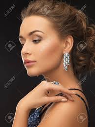 Boucles d'oreille perle atout chic pour sortir du lot en soirée, choisissez une paire de boucles d'oreilles en oxydes de zirconium ou en diamants pour un look qui claque ! Ù…Ø¯Ù…Ù† Ø¨Ø¬Ù…Ø§Ù„ÙŠÙˆÙ† Ø³ÙŠÙ†Ø§Ø±ÙŠÙˆ Boucle D Oreille Femme Soiree Findlocal Drivewayrepair Com