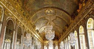 With the reopening of the queen's grand apartment and new presentations of louis xivs rooms, the palace has exciting things in store for this year's visitors. La Galerie Des Glaces Comme Si Vous Y Etiez Grace A Notre Video 360 Et Avec Un Bout De L Expo D Olafur Eliasson Le Huffpost
