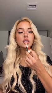 Katherine Rosa's Instagram, Twitter & Facebook