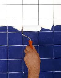 Repeindre Carrelage Salle De Bain Les 3 Erreurs A Eviter Avec La Peinture Repeindre Carrelage Peindre Du Carrelage Carrelage Salle De Bain