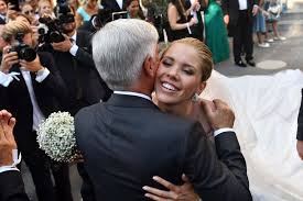 Dabei hätte sie durchaus eine karriere im familienunternehmen, der berühmten. Crystal Heiress Victoria Swarovski Sparkles In An 800 000 Dress As She Ties The Knot In A Lavish Society Bash