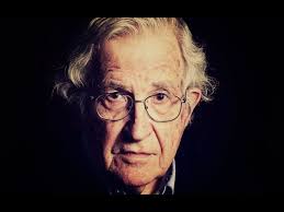 نعوم تشومسكي: عبقريُّ علمِ اللغة