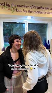 Transformación de Sondra en la peloncita