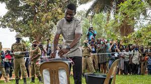 Sie gibt der gestickten fläche. Who Is Leading In Uganda Election 8iu8noqimhsxpm Uganda S Bobi Wine Is Aiming To Unseat President Yoweri Museveni After 35 Years In Power