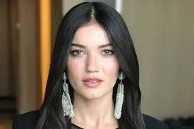 Kardeşim benim 2 filminde didem karakterini canlandırmıştır. Kirmizi Oda Nin Nazlisi Pinar Deniz Kimdir