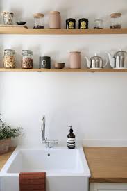 Bienvenue Dans L Appart A La Deco Naturelle Et Minimale De Laralovesparis Cuisine Minimaliste Idees De Decor Appartement Minimaliste