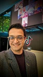 Aaron Schiffer's Instagram, Twitter & Facebook