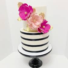 I have a pme professional sugarpaste diploma along with a certificate in figure modeling, from i make custom designed cakes, cupcakes, & butter sugar cookies from scratch, using a moist and rich butter based recipe and the finest of. Stripes N Flowers Cake Beautifully Decorated Customized Cake Dubai